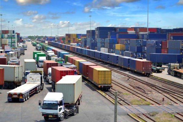 Ставки на контейнерные перевозки из Китая